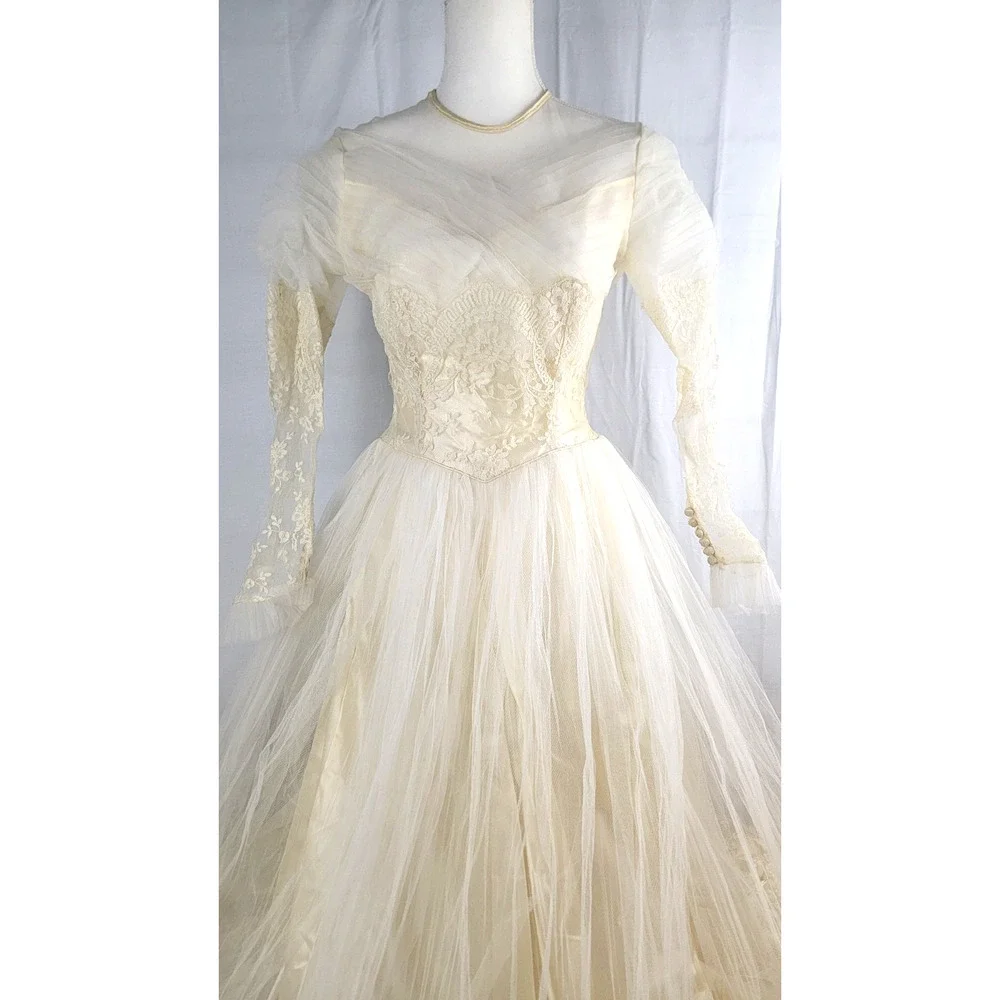 Vintage 1950s Lace Tulle Wedding Dress Illusion Neck Train XS Bridal
